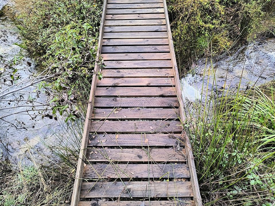 Puente sobre el estero La Mula en el loteo El Roble, Cobquecura